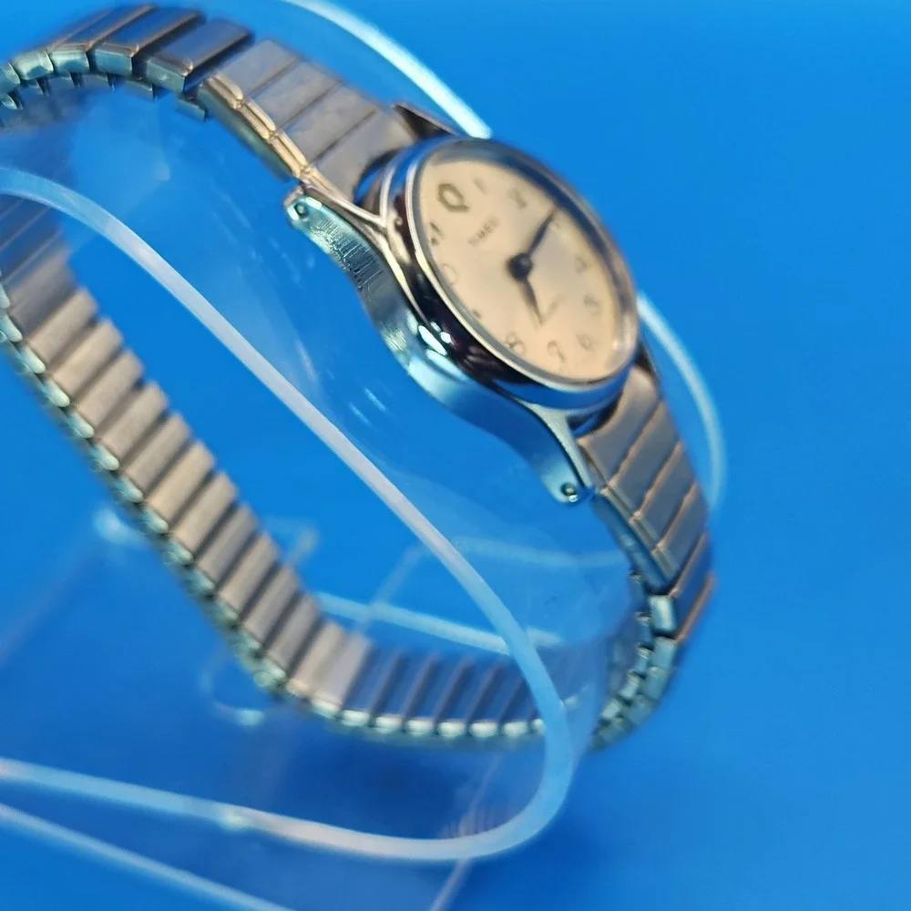Vintage 1989 Timex 21mm Women's Quartz Watch Stretch Bracelet‎ Stainless Steel